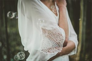 vestido-novia-bebas-closet-capa-encaje-nicole-wedding style 13